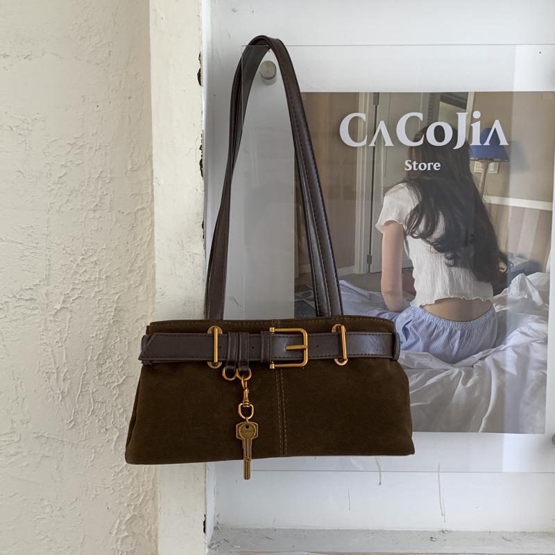 

2025 autumn new fashionable simple foreign style shoulder large capacity high value handbag commuter fashionable armpit bag