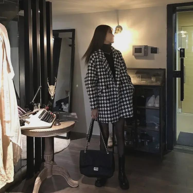 Elegantní dámský vlněný kabát střední délky s kohoutí stopou, sako