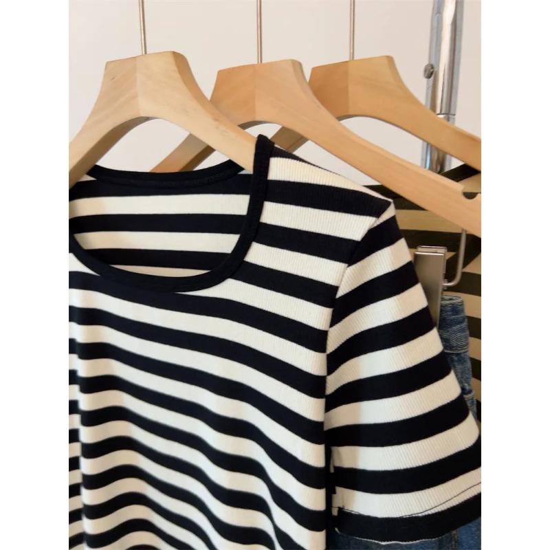 Camiseta Casual Holgada de Rayas Blancas y Negras con Cuello Redondo y Mangas Cortas