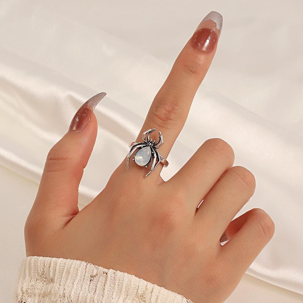 High Quality Retro Spider Ring Cold Wind Fun Couple Simulation Open Ring Design Sense Spider Index Finger Ring Trend