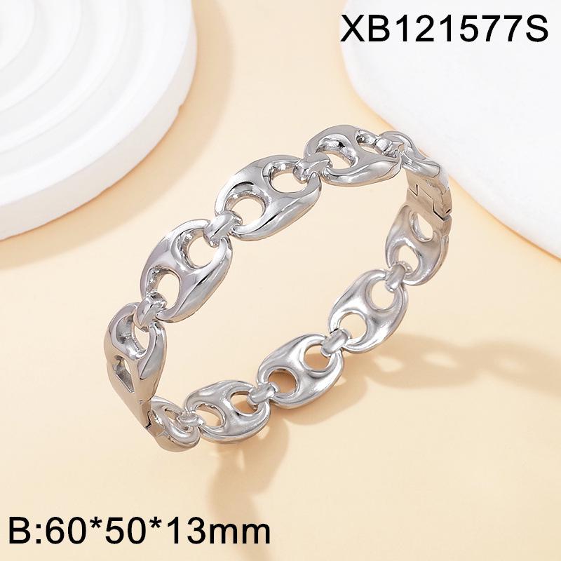 18K Gold Plated Titanium Steel Pig Nose Bracelet: European Style, Light Luxury, Versatile, Trendy Hand Jewelry.