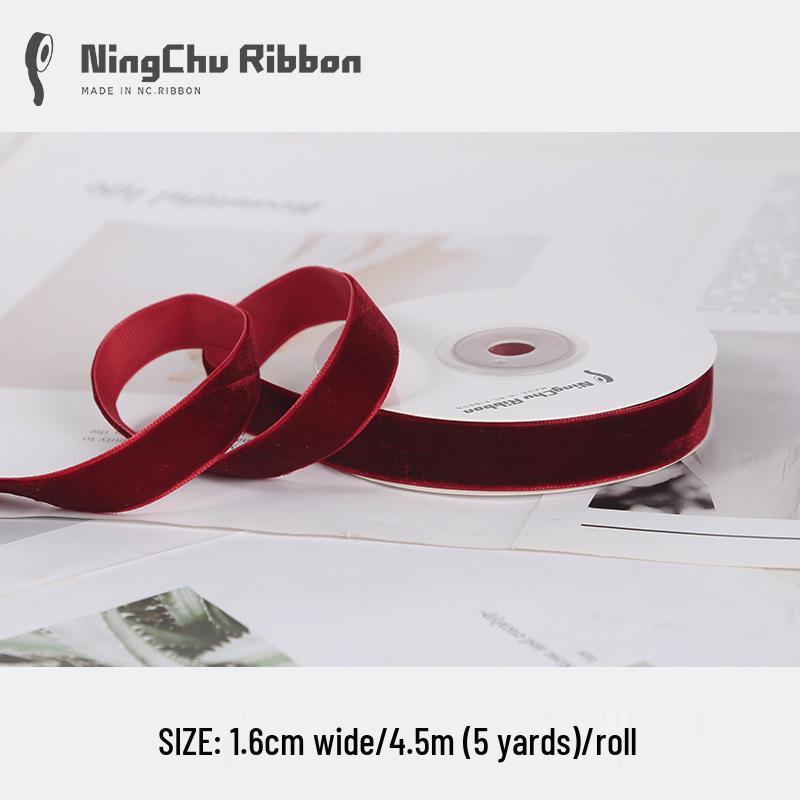 

Односторонняя бархатная лента бордового цвета для самодельных бантов, букетов, упаковки подарков и выпечки