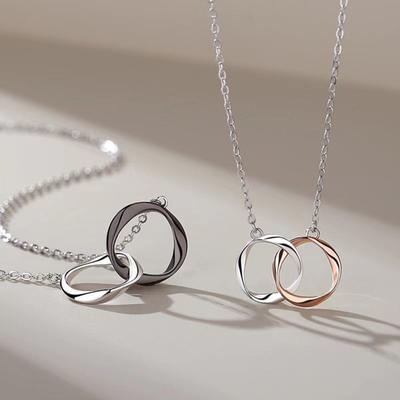 Collana per Coppia con Anelli Intrecciati Collana Cerchi Nastro di Möbius Collana con Ciondolo Cerchio Infinito Uomo Donna Regalo per San Valentino Anniversario