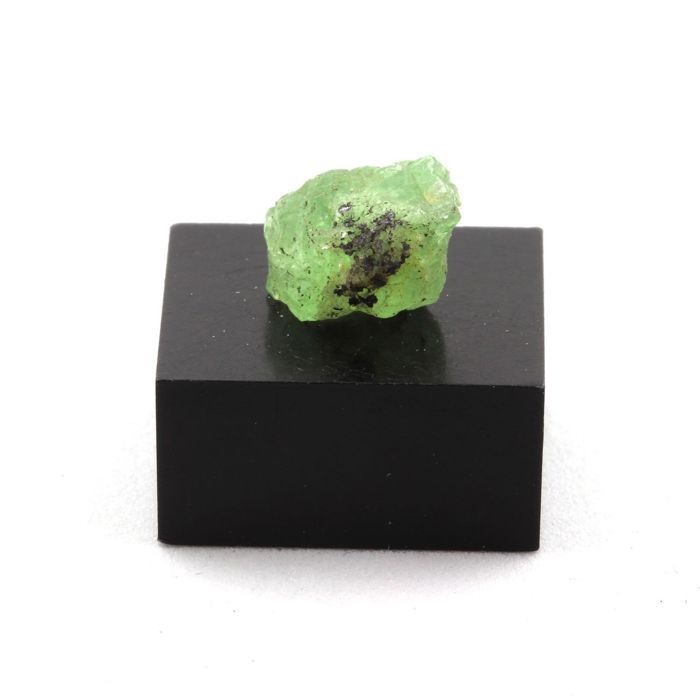 Pierres et Minéraux. Grenat Tsavorite. 5.82 ct. Manyara Region, Tanzanie.