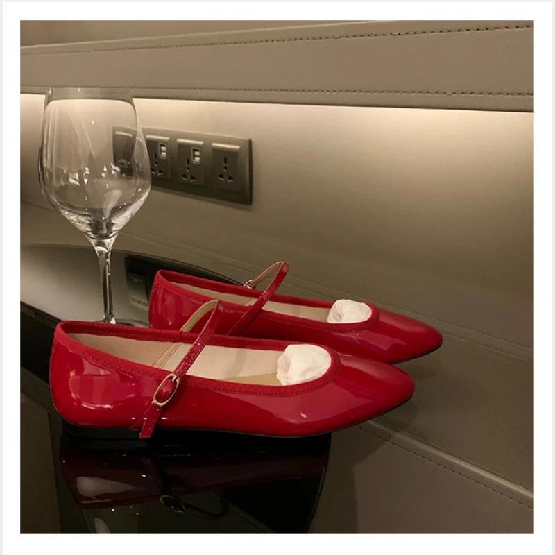Women Flats Mary Jane Ballet Shoes Female Round Toe Glossy Leather Flats Female Dance Ballets Party Ball Bridal Wedding Shoes