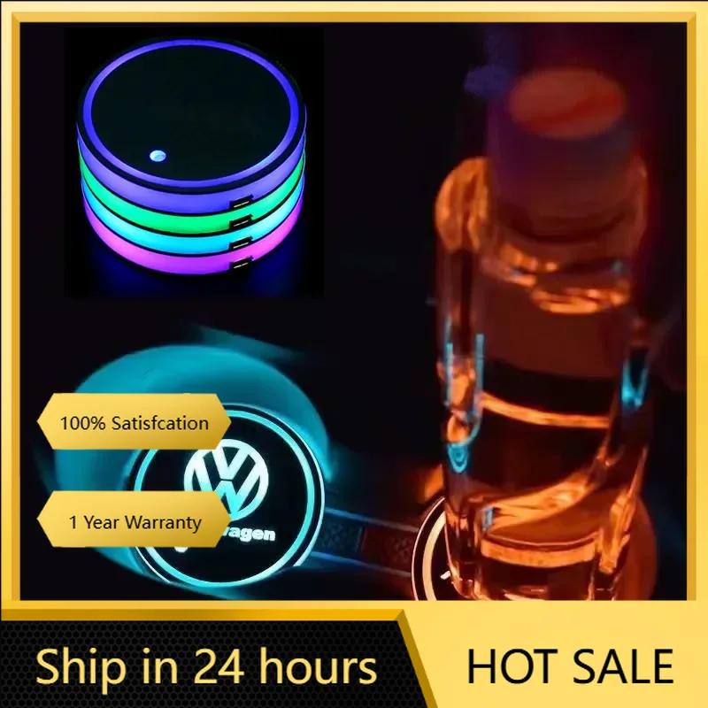 2025 Horká Novinka 7 Barevné LED Světlo do Držáku na Nápoje v Autě Svítící Podtácek Podložka pod Hrnky s Vodou Pro VW Volkswagen Polo Jetta Golf Beetle CC GTI gol