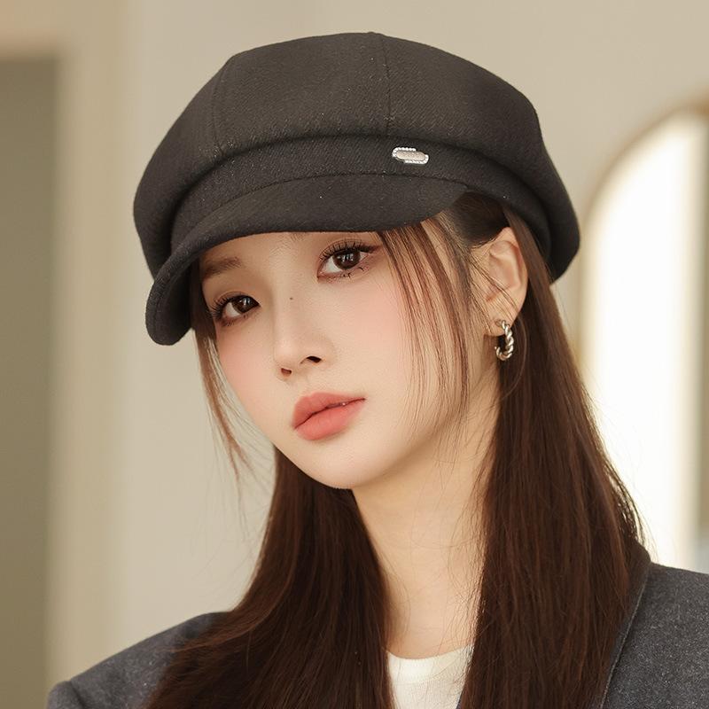 

Autumn and winter octagonal hat retro painter newsboy hat showing face small hat women s thermal hat One Size
