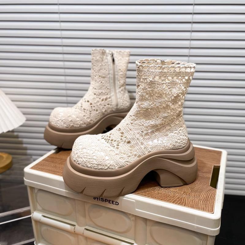 

Thick-soled lace mesh cool boots fairy fairy wind 2025 summer new hollow breathable short boots thin Martin boots 35 абрикосовый
