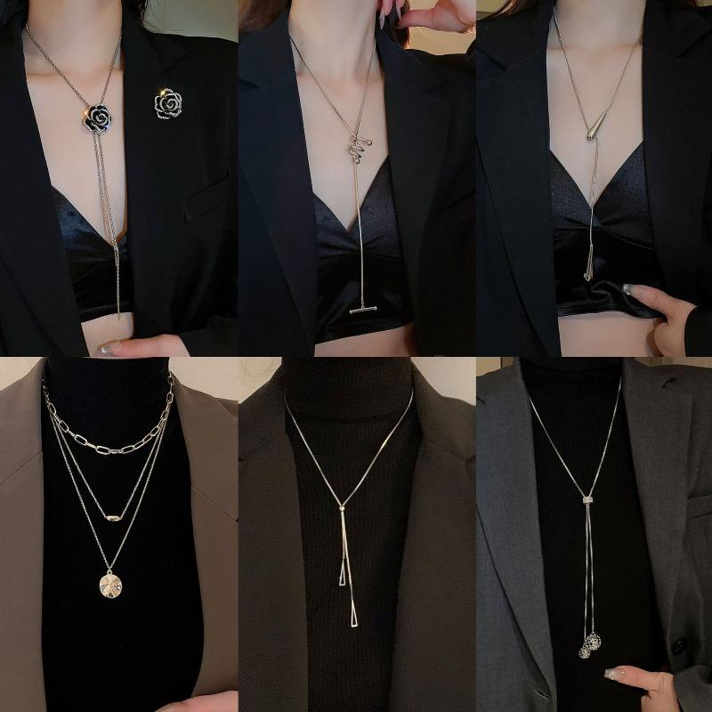 Simple butterfly adjustable necklace niche versatile light luxury sweater chain women's high-end fashion temperament jewelry