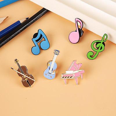 Klavier Gitarre Brosche Noten Musikinstrument Emaille Brosche Pin Kunst Abzeichen Schmuck Kleidung Tasche Dekorieren Zubehör