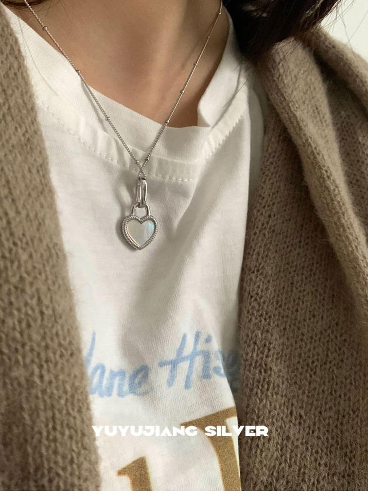 Fashionable Double-Sided Heart Necklace for Women - Stylish Niche Design Clavicle & Sweater Chain