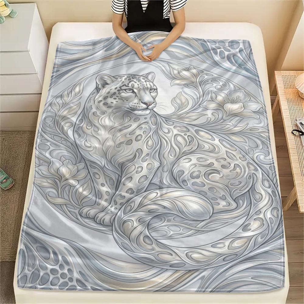 Snow Leopard Animal Print Flannel Blanket, High quality Comfortable for All Seasons, Home Decor, Warmth and Comfort, Perfect for Christmas Gifts119