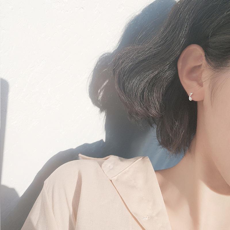 Korean Simple Asymmetric Music Note Mini Stud Earrings For Women