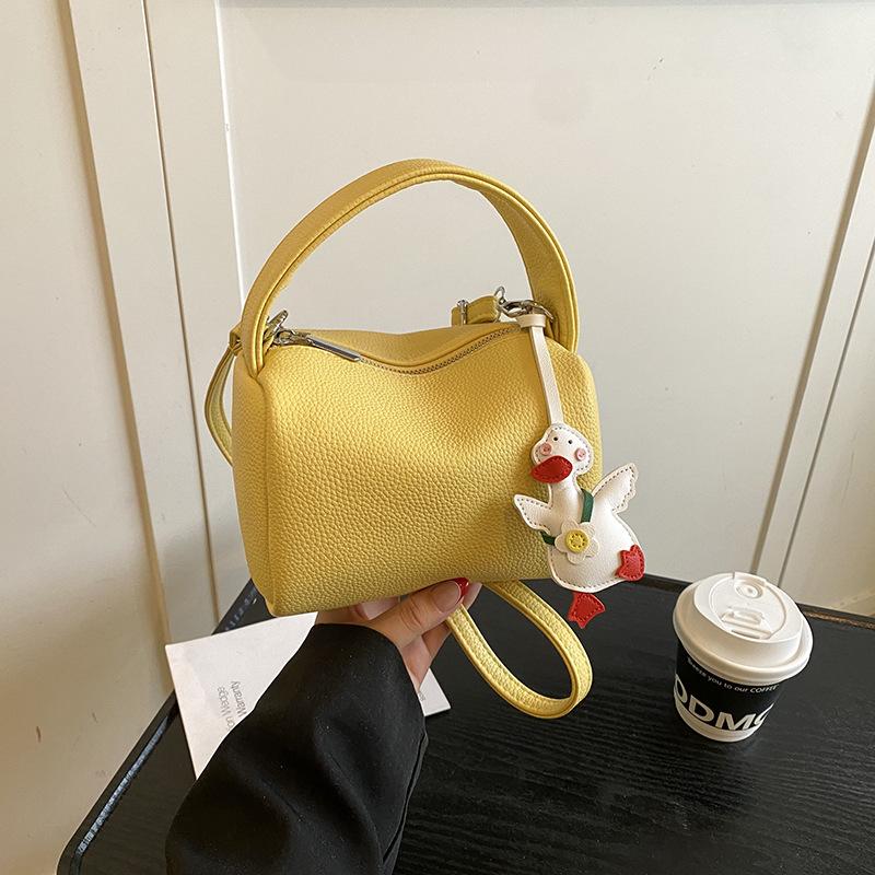 Summer handbag women's 2025  version of the new fashion trendy armpit bag small steamed buns mobile phone bag versatile shoulder bag