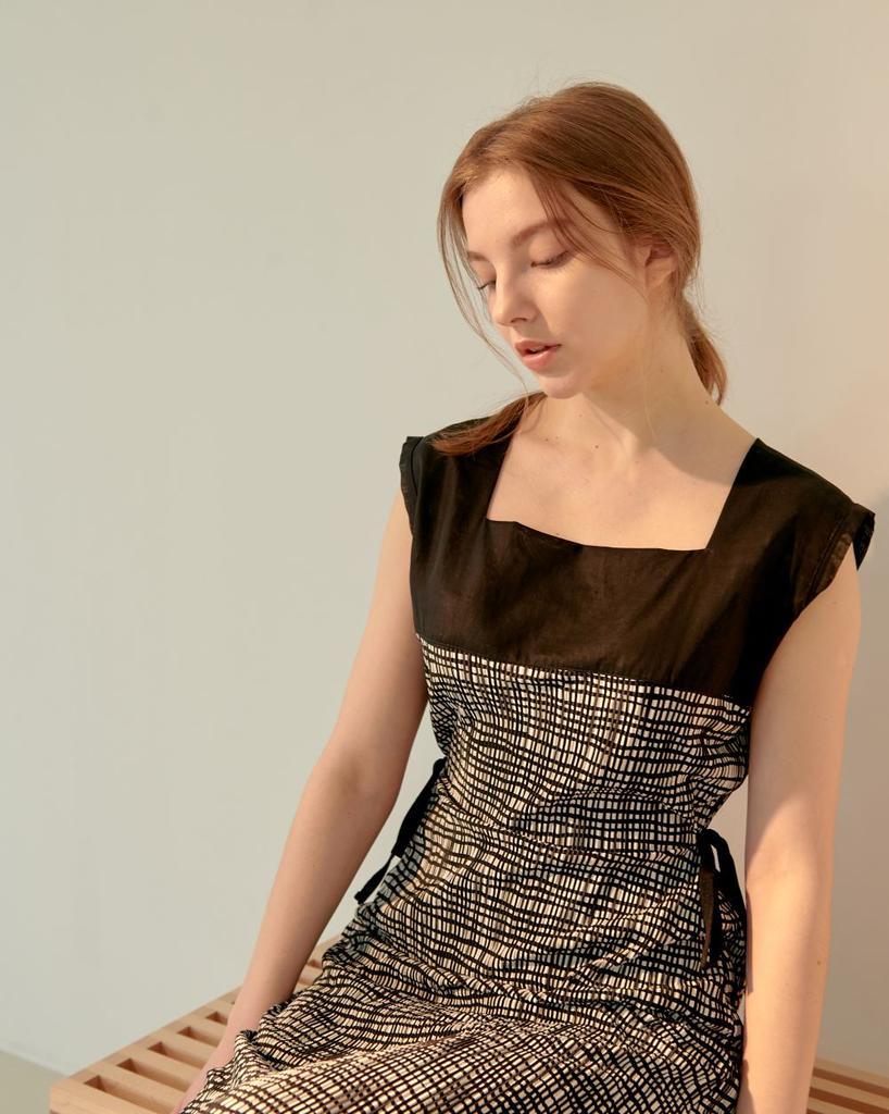 Pinobeullangko Black Ripple Onepiece