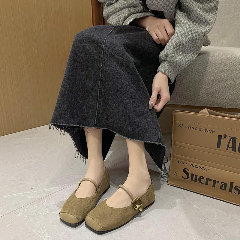 

Flat bottom soft leather shallow mouth small single shoes women s 2024 new double buckle belt Mary Jane shoes square head splicing soft sole Doudou s 40 хакі