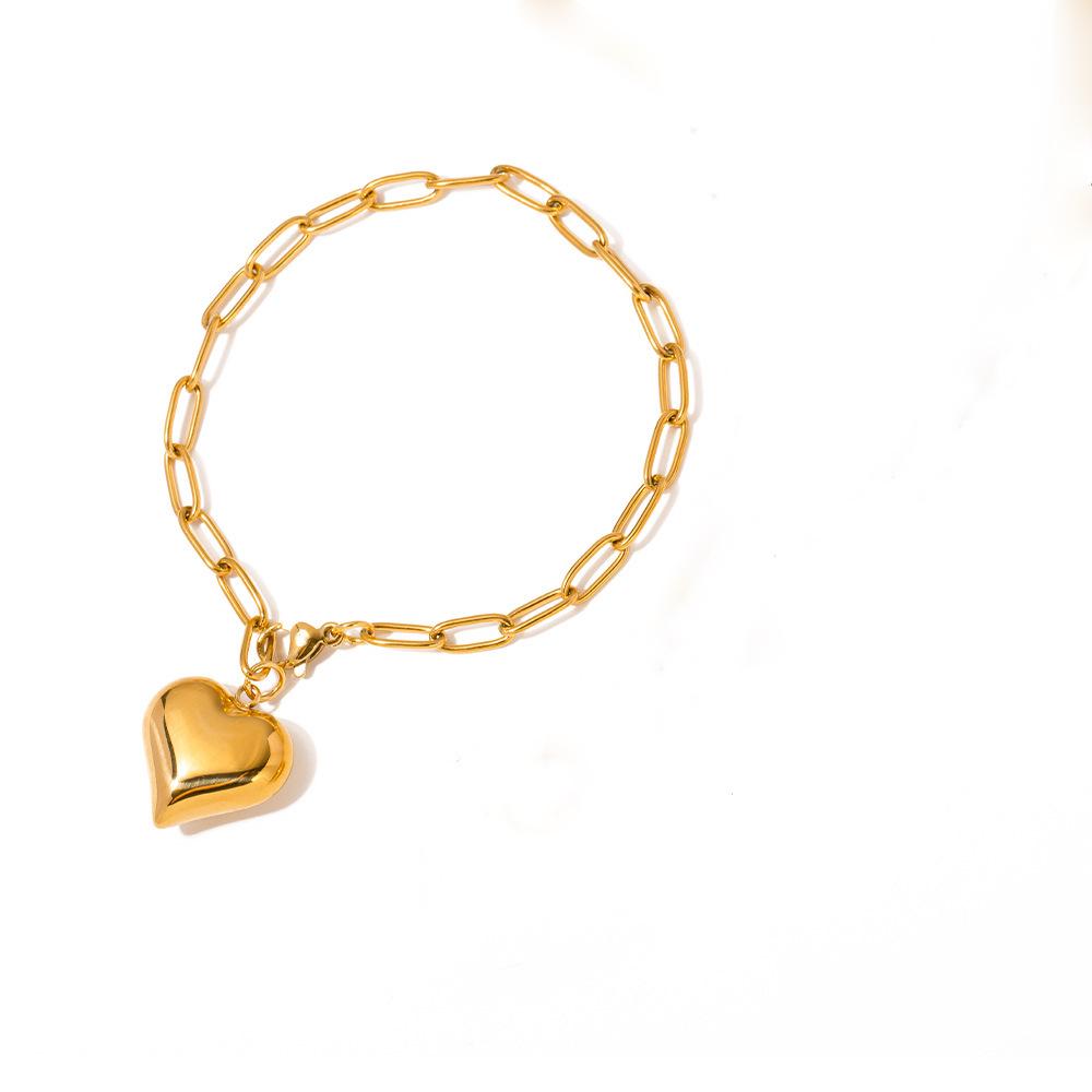 European & American Light Luxury Paperclip Chain Heart Pendant Bracelet in 18K Gold Stainless Steel