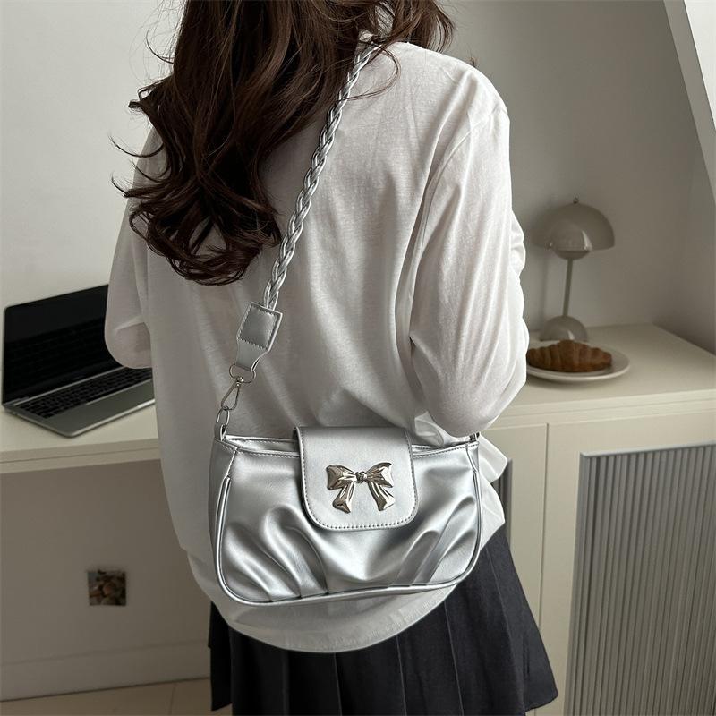 Beautiful Personality Trendy Underarm Bag Fashion This Year's Popular Bag for Women's New Commuter One-shoulder Small Square Bag