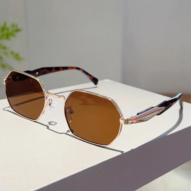 

Classic Stylish Polygonal Sunglasses Men Latest Gradient Lens Shades Women Luxury Design Outdoor Decorative Sun Glasses Gafas as picture shows