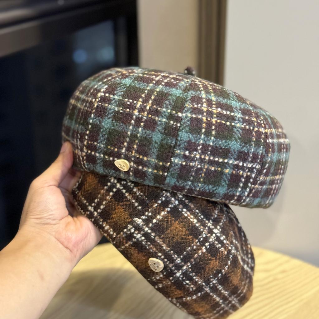 Neue Herbst- und Wintermode Modische Retro Karomütze für Damen, die das Gesicht betont, vielseitige Retro-Beret-Mütze, Malermütze, Trend