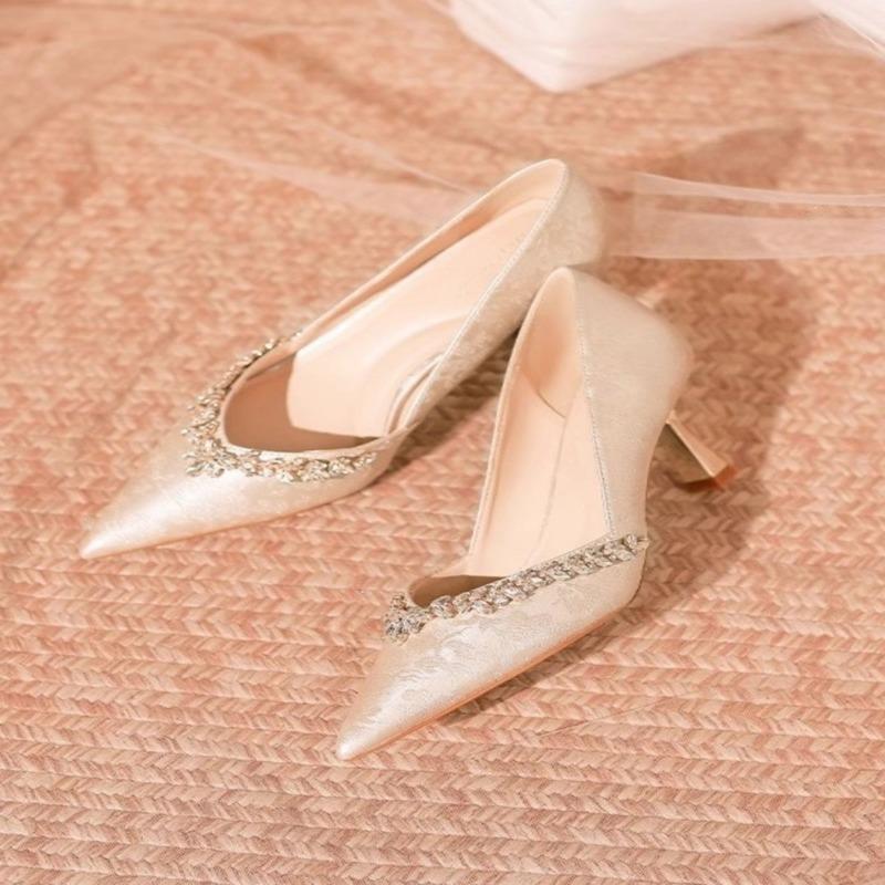 Temperament celebrity royal sister light and familiar style high heels with cheongsam engagement shoes are not tired and happy mother-in-law