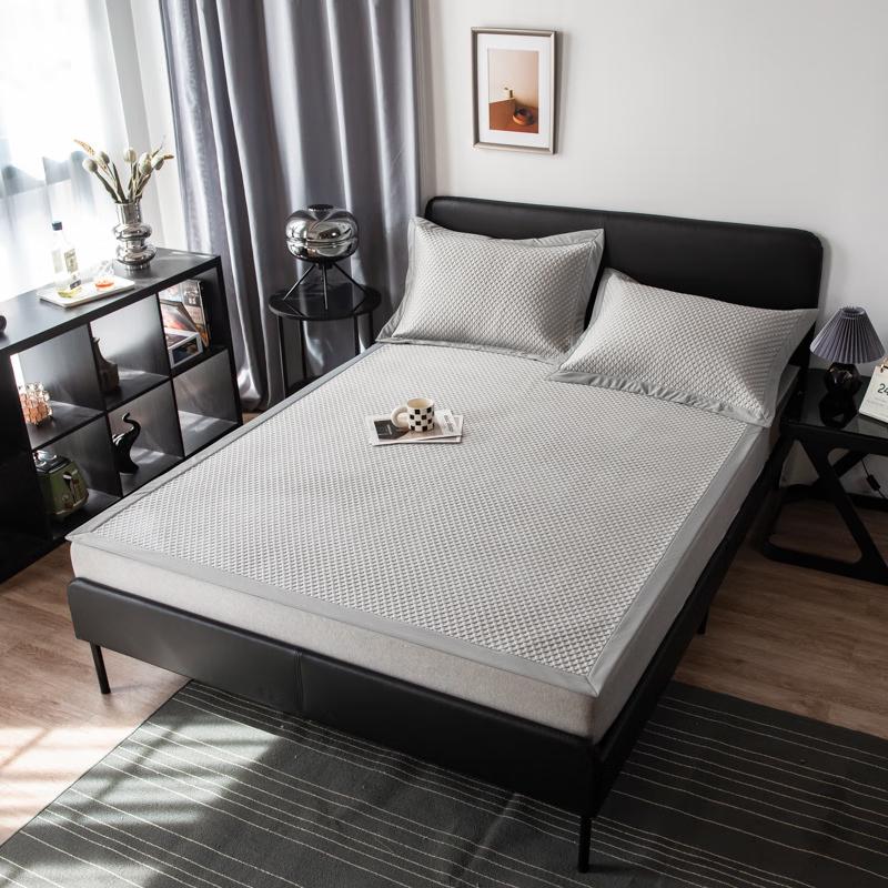 JINGRUIXIANG Cooling Ice Silk 3-Piece Bed Mat Set 150x200cm