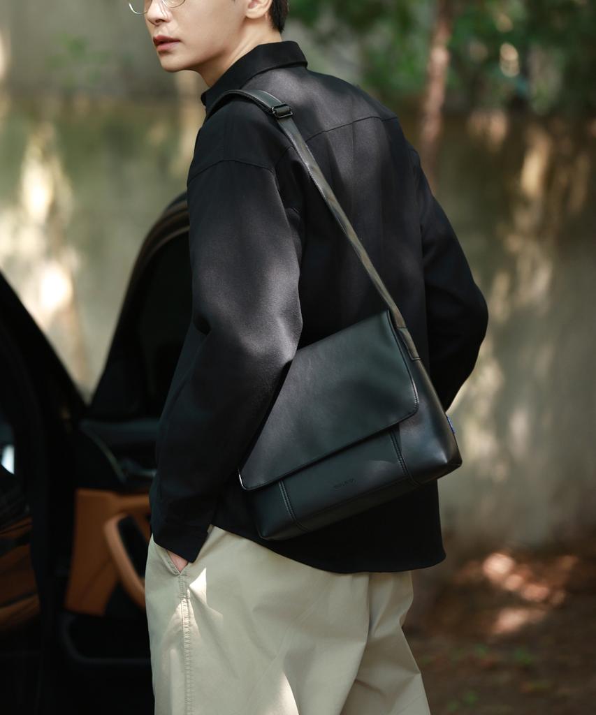 Qualpack Essential Crossbody Bag 309 Black