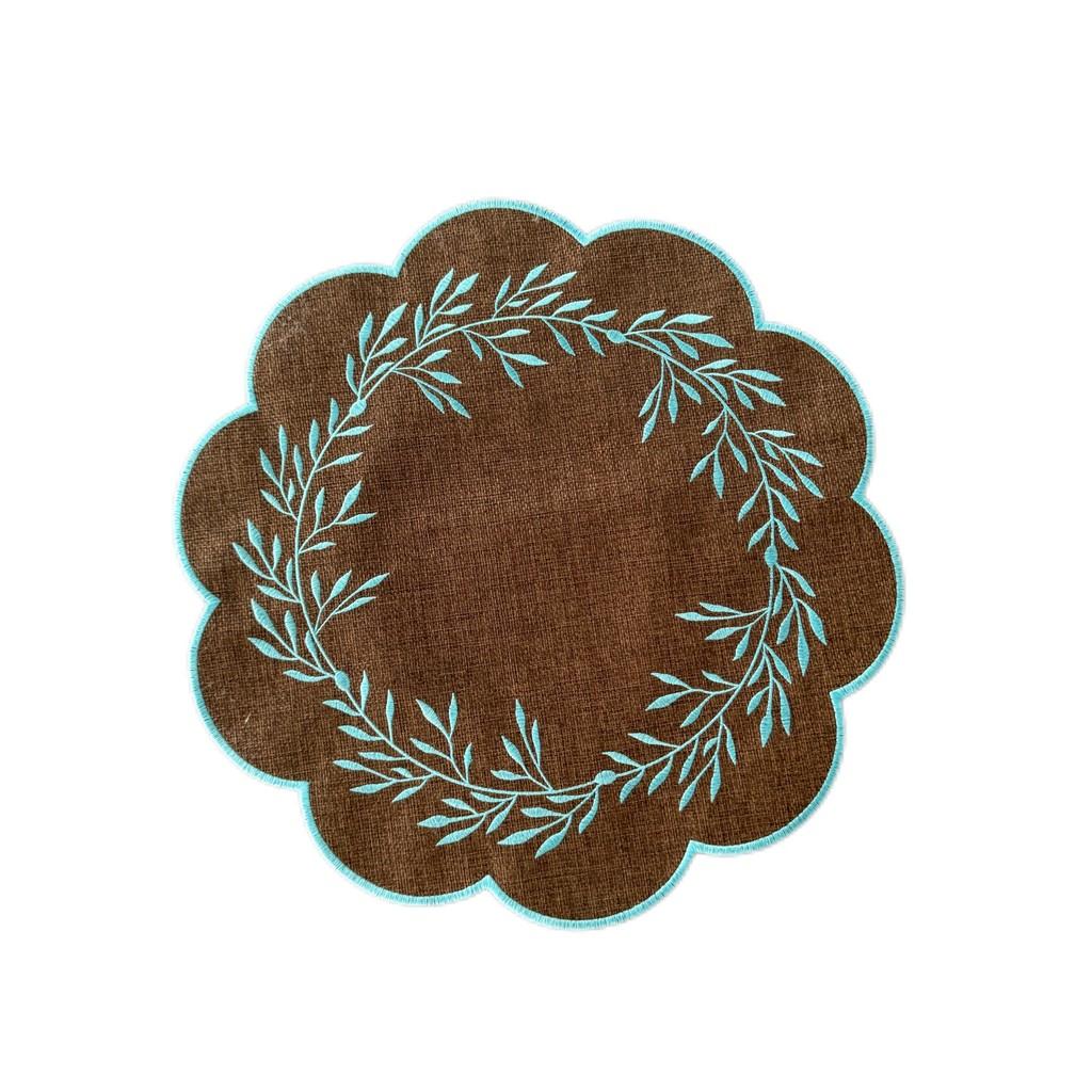 Embroidered Fabric Round Placemat With Oilresistant Surface For Kitchen Use