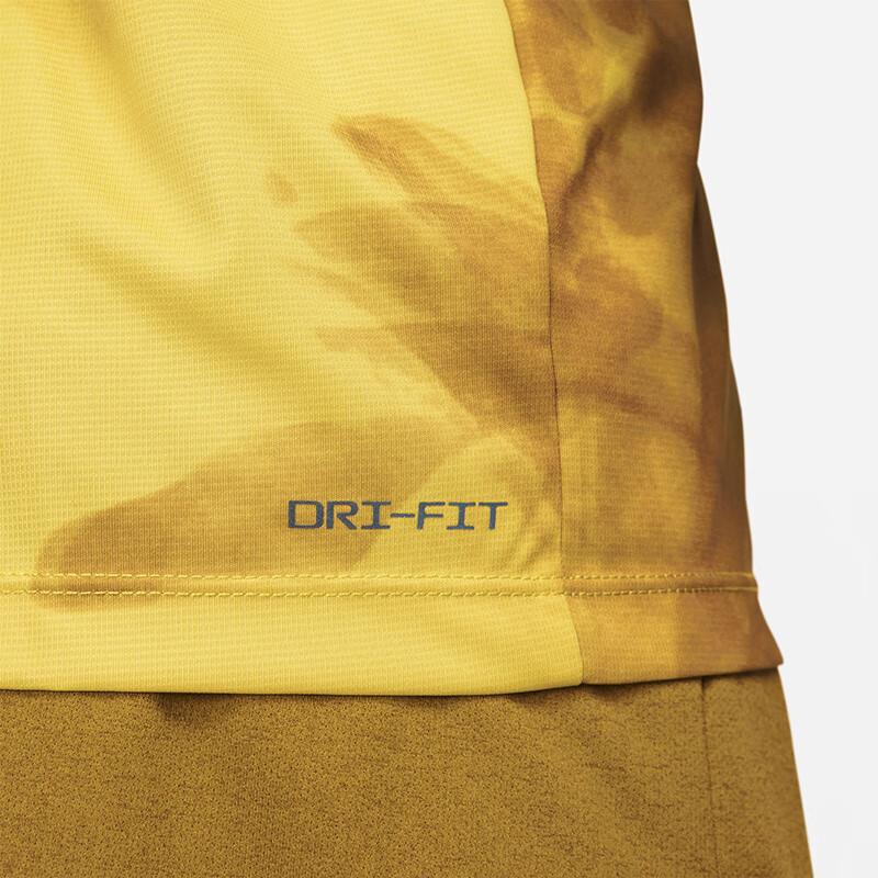 Nike T Shirts Men's Bright Sulfur Yellow Crew Neck Moderate Straight Fit FB6880-709