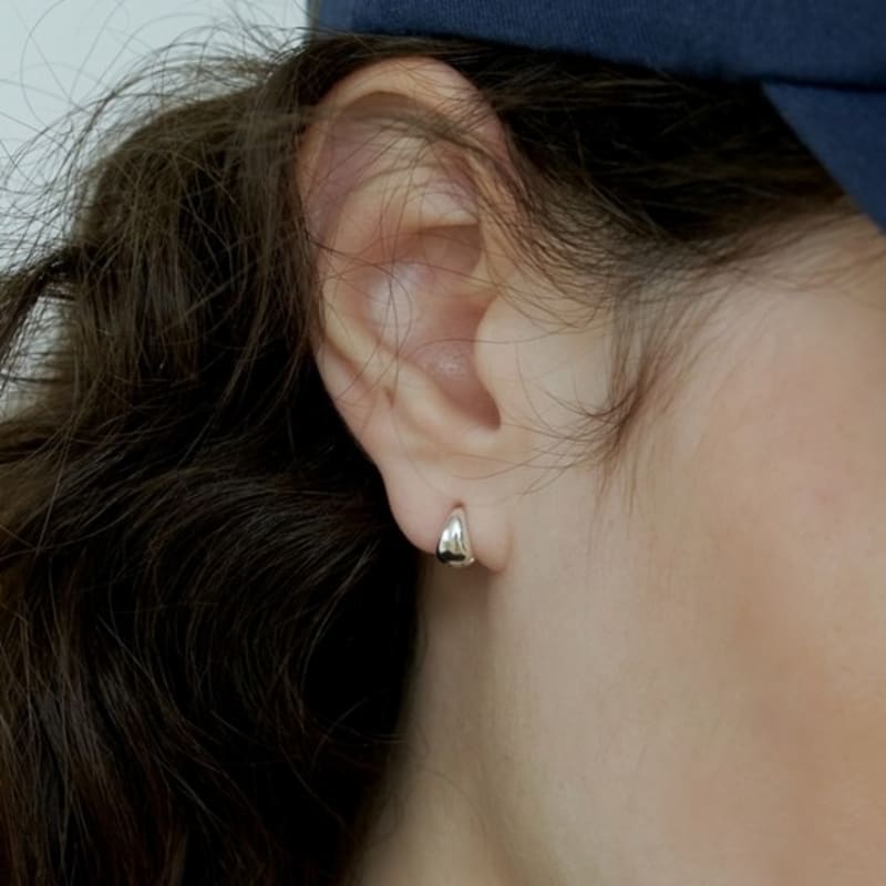 

LOVE ME MONSTER [Silver] Mini Cone Ring Earrings GOLD