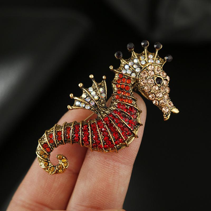 3 Colors Elegant Ladies Men Shiny Rhinestone Seahorse Brooches