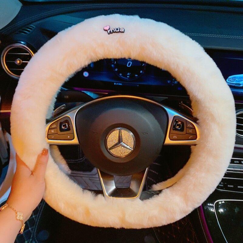 

Car Steering Wheel Cover with Cute Pochacco Design, Suitable for Men and Women, Winter Warm Plush Non-Slip Heated Car Handle Cover for Women 38Cmmua+Long Hair White