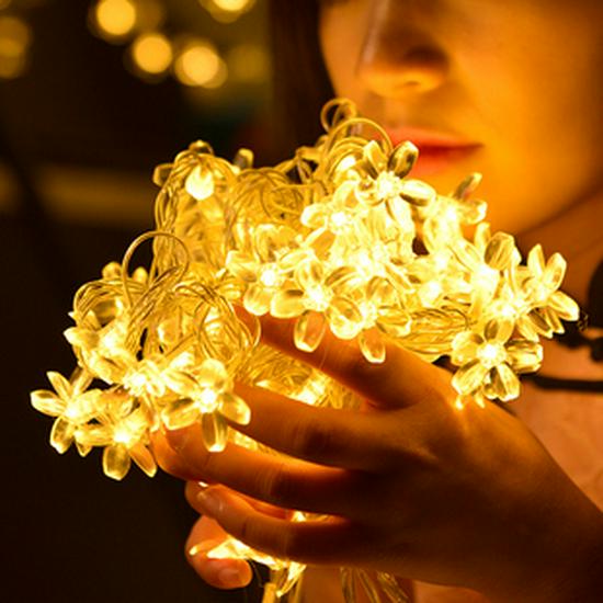 Manufacturer's New LED Neon Light: Lightning Cloud, Planet, Heart, Rainbow – Perfect for Christmas Night Décor.