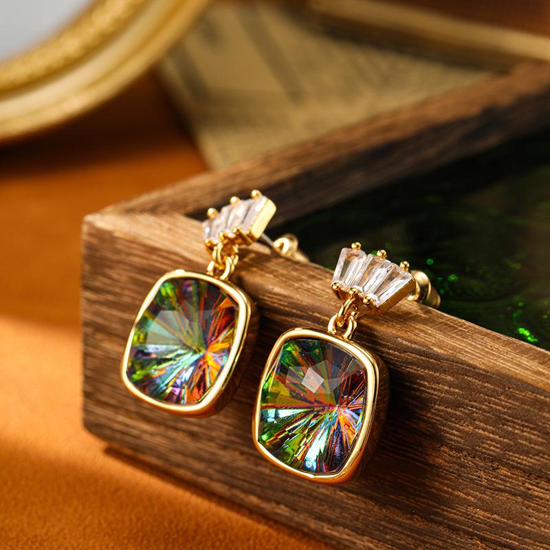 Women's Light Luxury Design Geometric Square Earrings Fashionable And Versatile Niche Design Earrings Daily Accessories