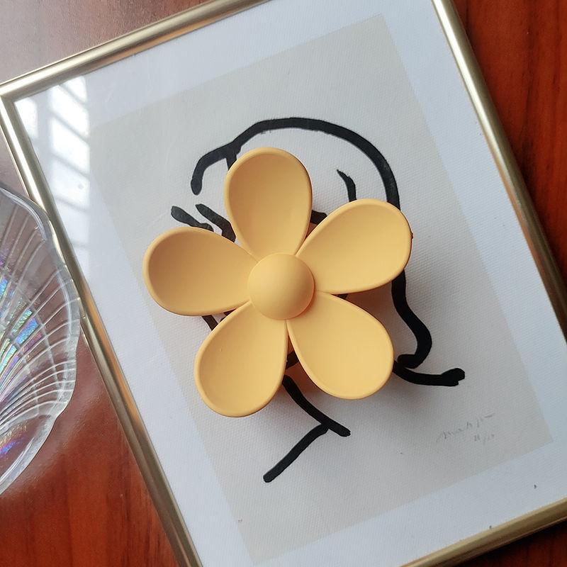 1pc Candy Color Flower Clip Back of the Head Hair Clip Simple Temperament Hair Bun Clip High Ponytail Shark Clip