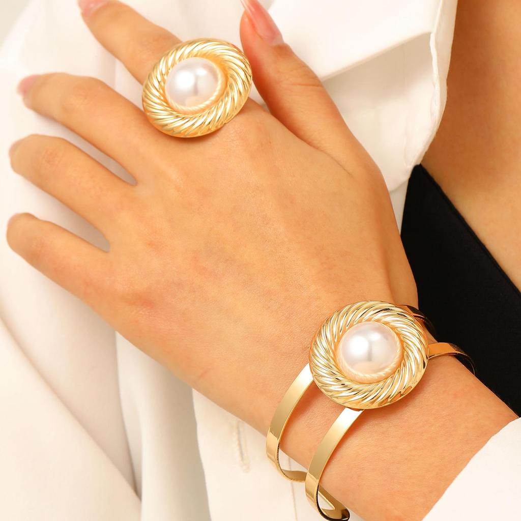 2-teiliges kreatives Metall-Durchbruch-Blatt-Armreif- & Ring-Set für Damen