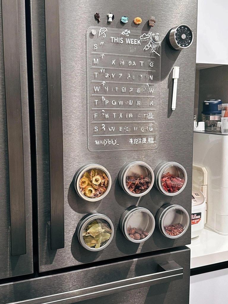 WBLDBB Magnetic Condiment Magnetic Kitchen Condiment Portable Condiment Stainless Steel Condiment Stylish Storage for and Rubber 4 Pieces Tins,