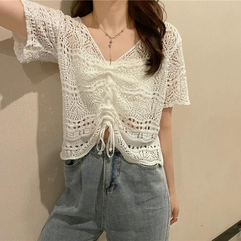 

Летний женский короткий вязаный топ с короткими рукавами и v-образным вырезом на завязках One Size белый