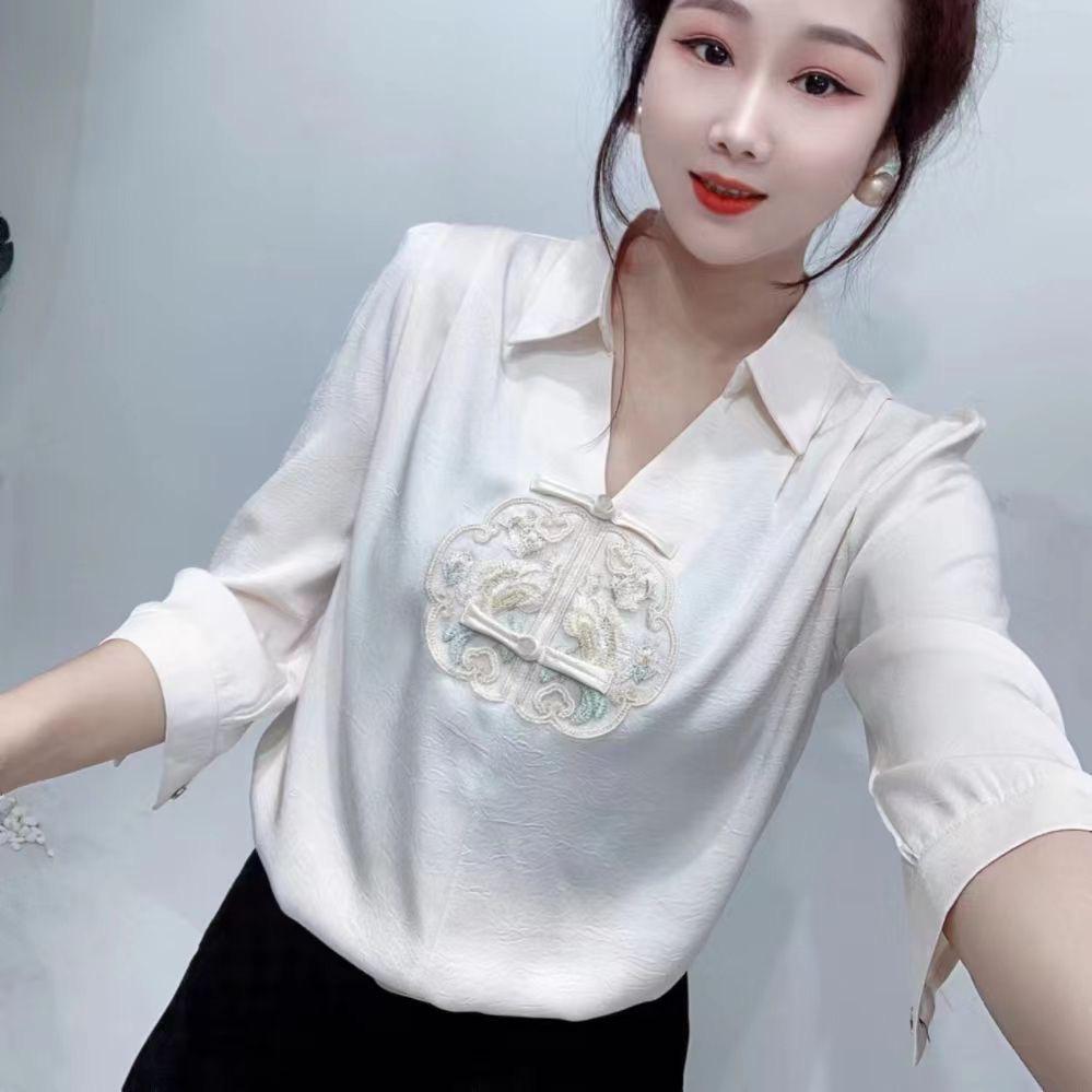 

2024 Spring Chinese Style Frog Button Embroidered Shirt - High-End Fashion 7-Sleeve Blouse 5XL білий