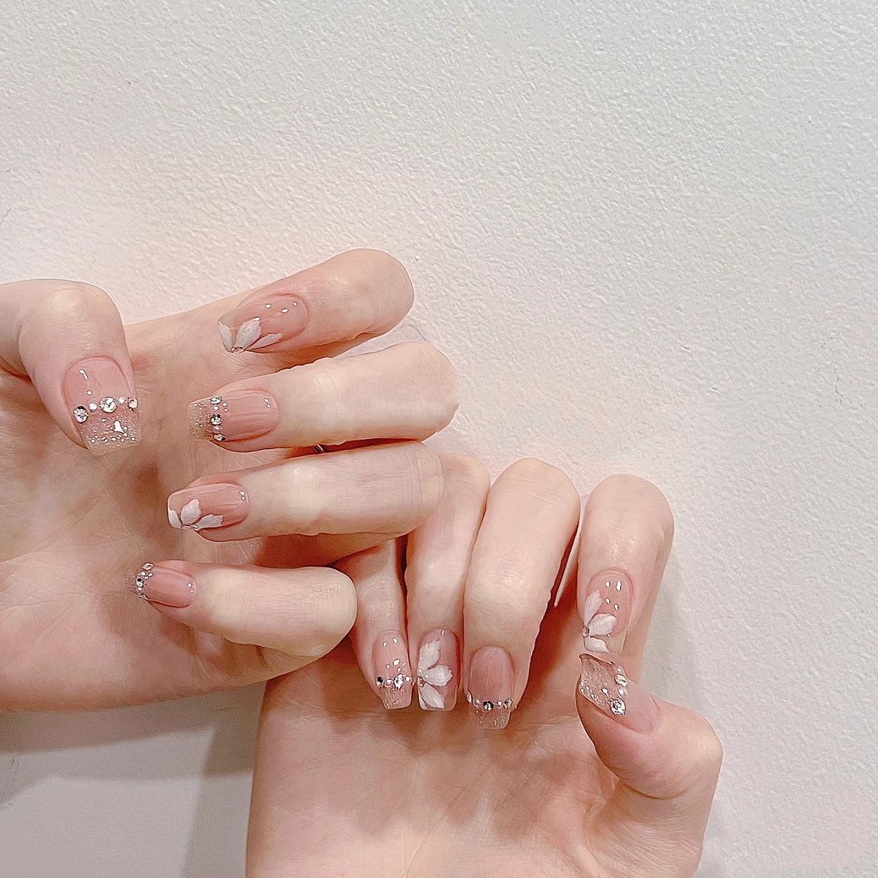 

Жемчужный Цветок Бриллиант Средне-Длинный Искусственный Нейл-арт - Летний Отбеливающий Патч