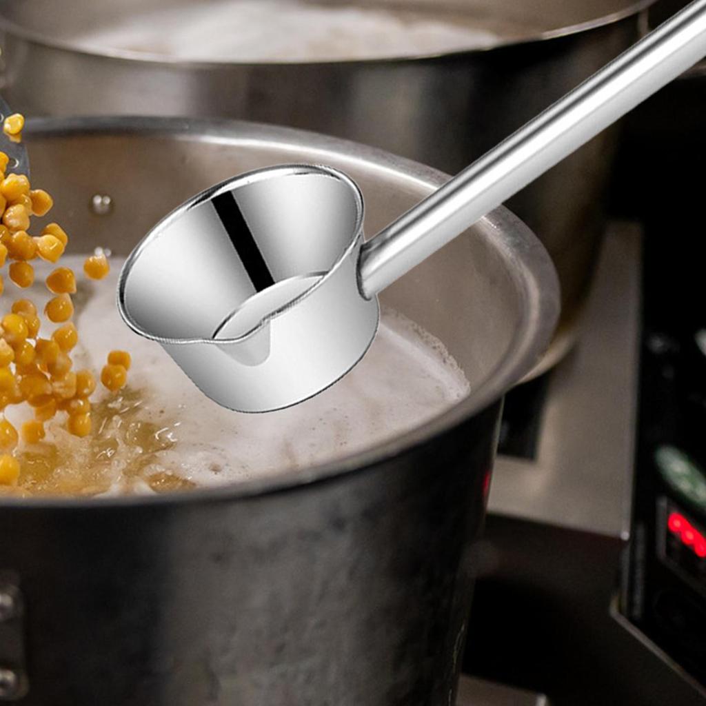 Stainless Steel Water Ladle Cup Easy To Clean Long Handled with Spout Spoon Dipper for Bath Rinse