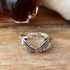 Vintage Fashion Distress Skeleton Hand Heart Gesture Finger Ring Jewelry for Unisex Hip-hop Personality Party Gift
