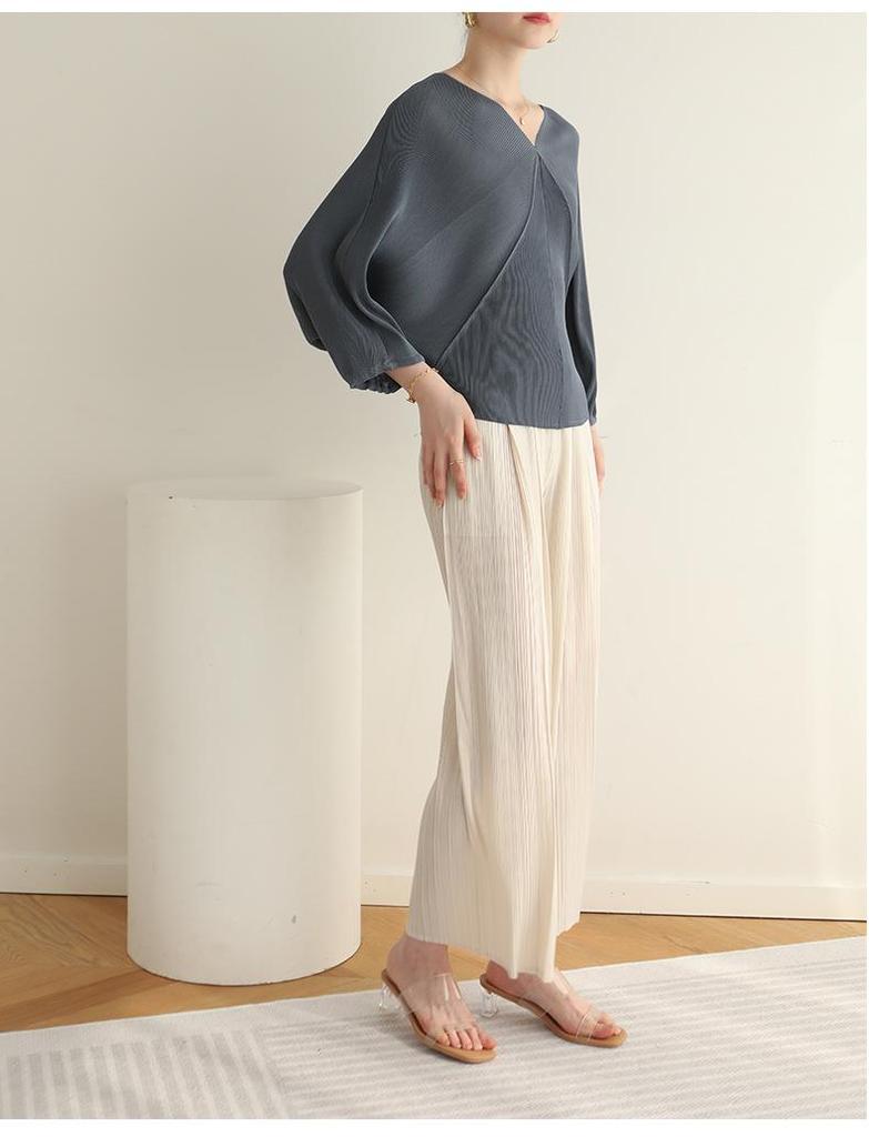 2026 Spring Miyake High-End Pleated Light Luxury Batwing Sleeve Slimming Top