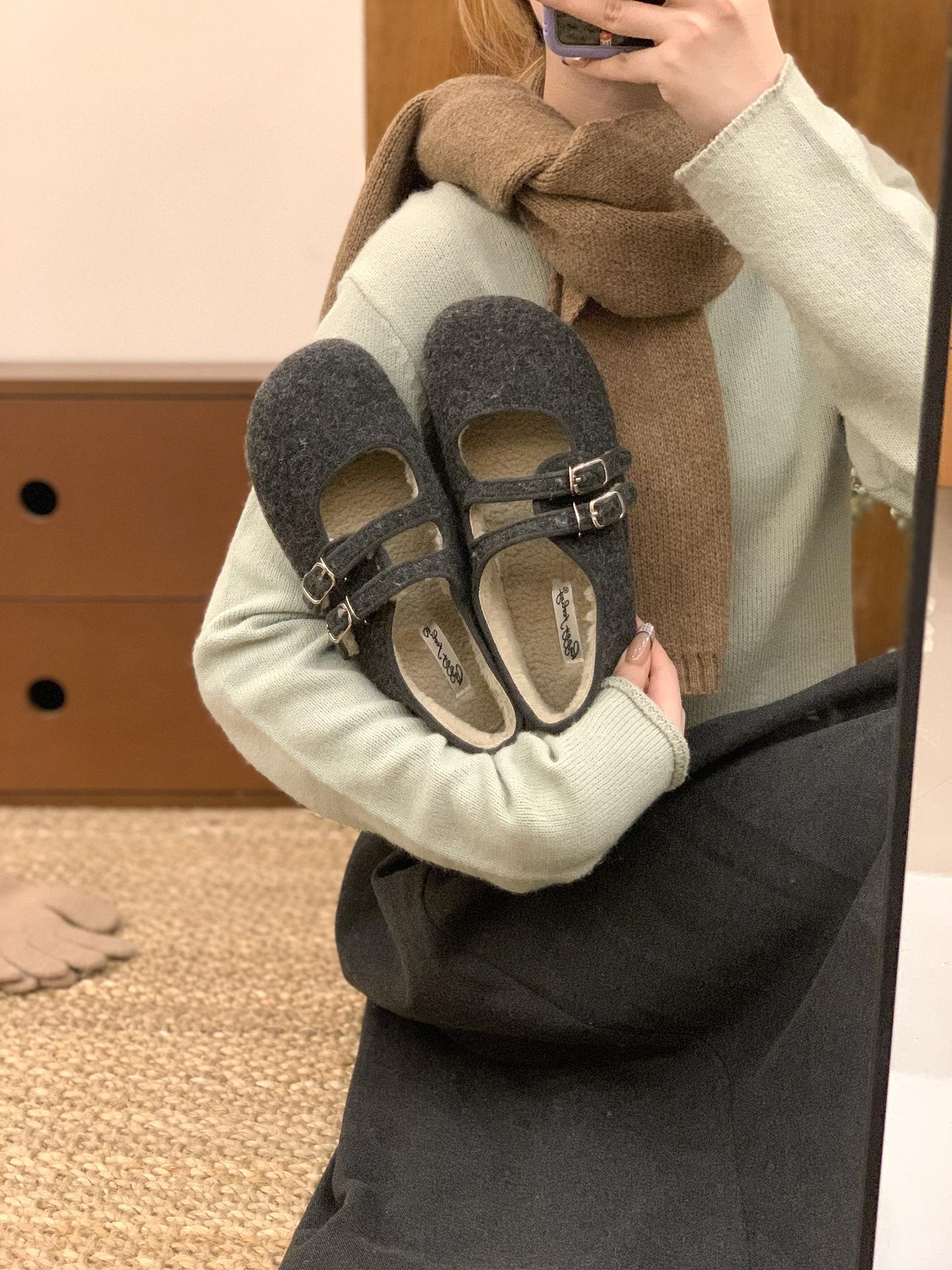 

Retro round head velvet warm cotton shoes women s 2025 winter new Internet celebrity flat double buckle with Mary Jane Mao Mao shoes 40