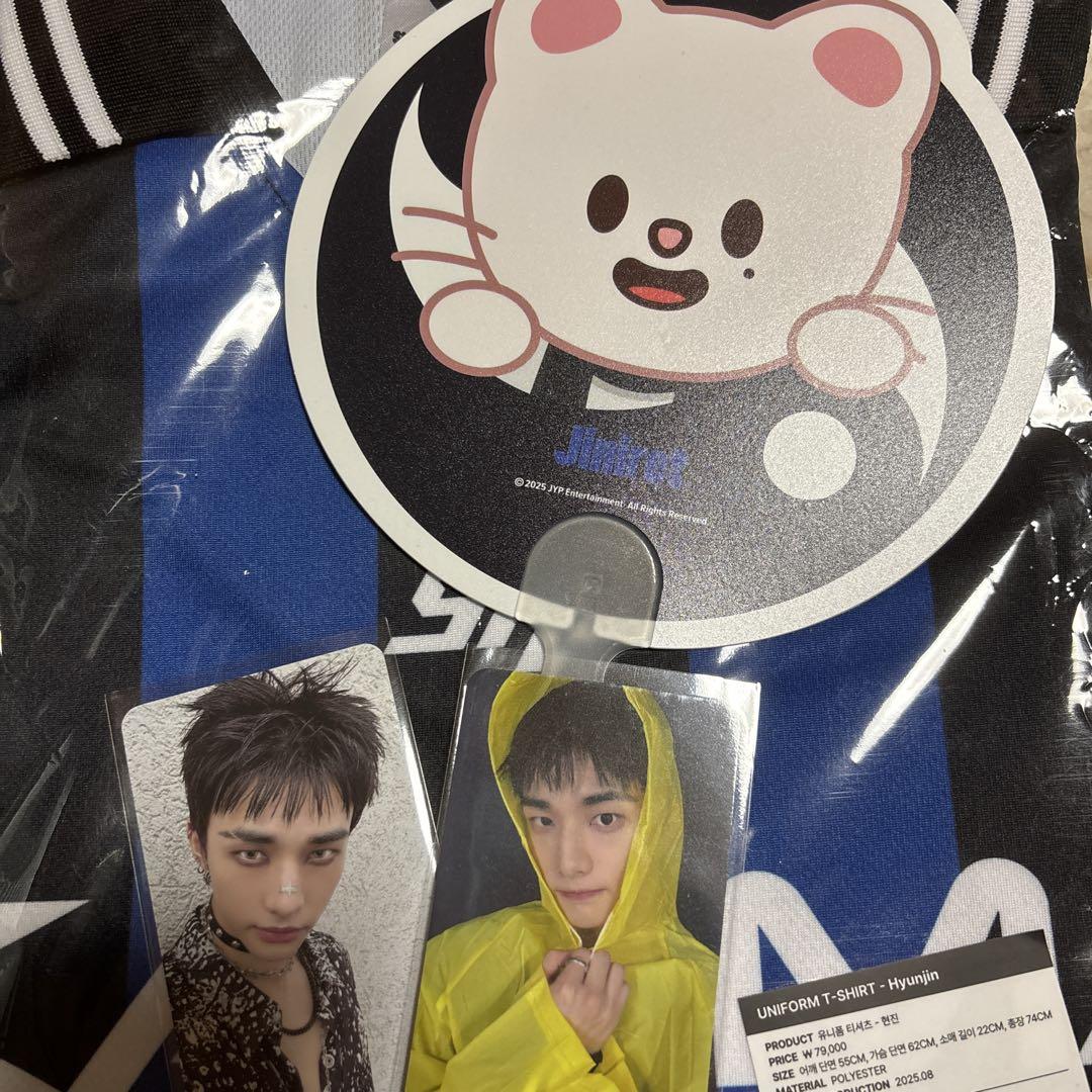 

[USED] straykids hyunjin popup uniform popup