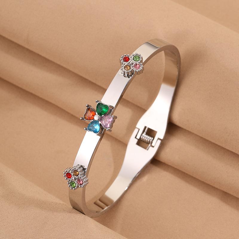 Light luxury love diamond-encrusted business wearing , girls' high sense, European and American fashion versatile stainless steel