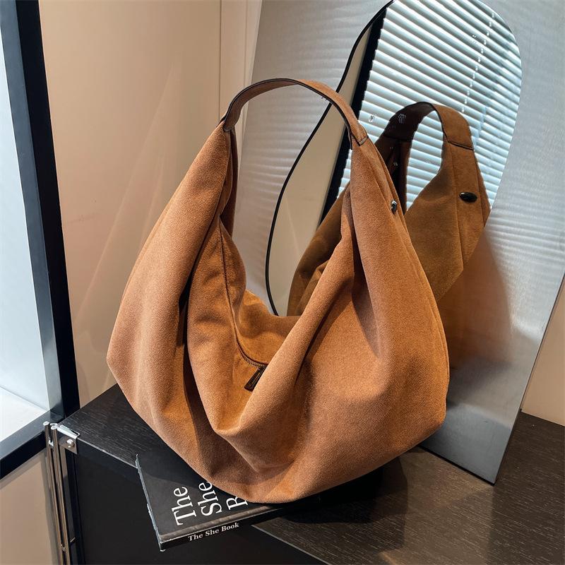 

Повсякденна сумка великої місткості для відпочинку жіноча 2025 нова осінньо-зимова сумка на плече замшева сумка-тоут