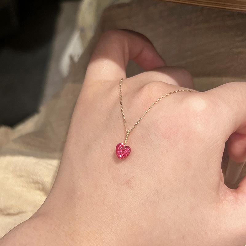 Stainless Steel Waterproof Gold-Plated Red Zircon Pendant Necklace for Women Y2K Sweet Heart-Shaped Clavicle Chain Jewelry Gifts