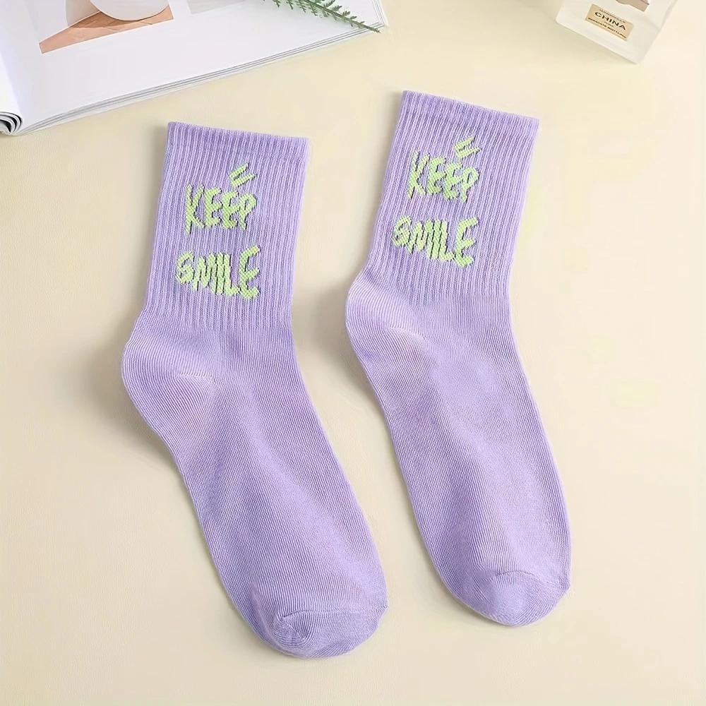 Spring, Autumn and Winter Models 4 Pairs of Fluorescent Green Letter Cute Autumn and Winter High Elastic Sports Mid-Calf Socks