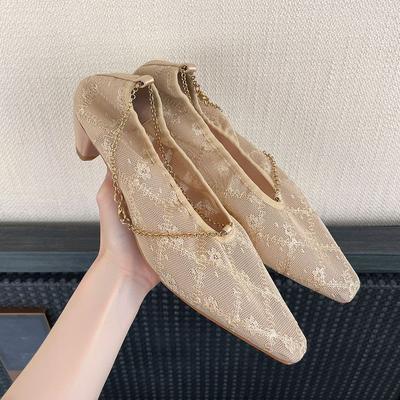 נעלי עקב – נעלי עקב